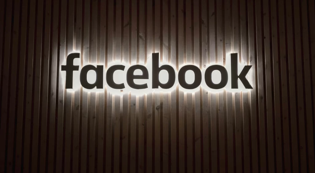 Facebook Ads work in three levels
