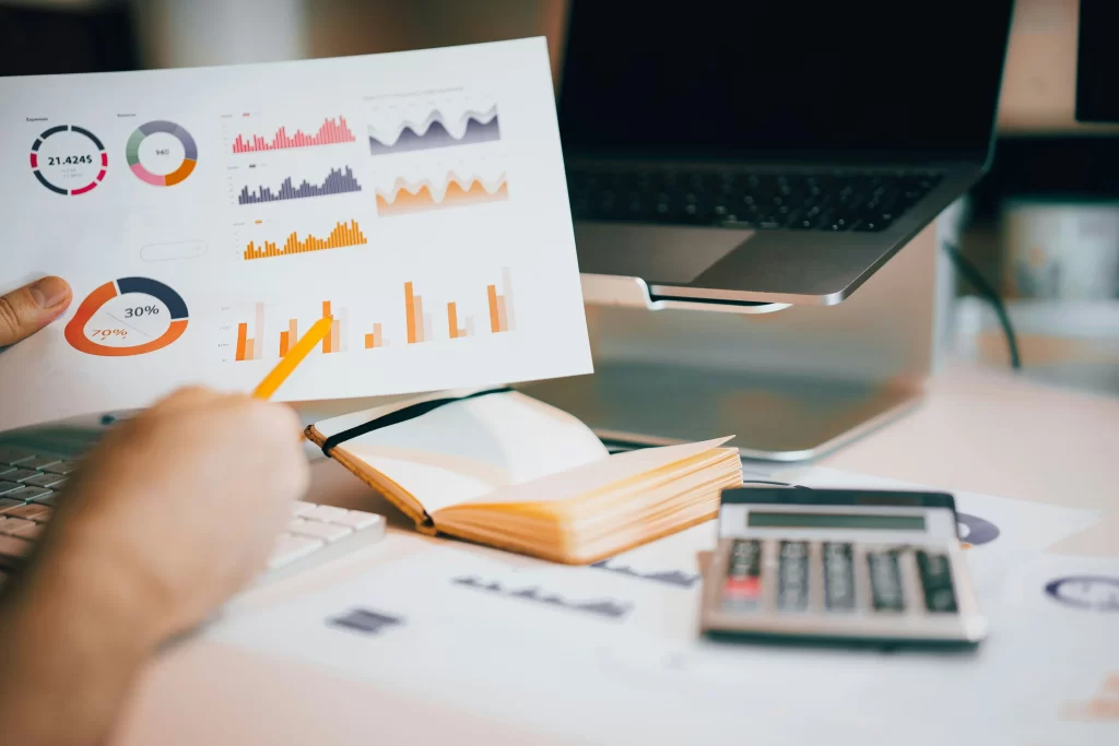Human strategy in AI vs Human Strategy in Paid Media